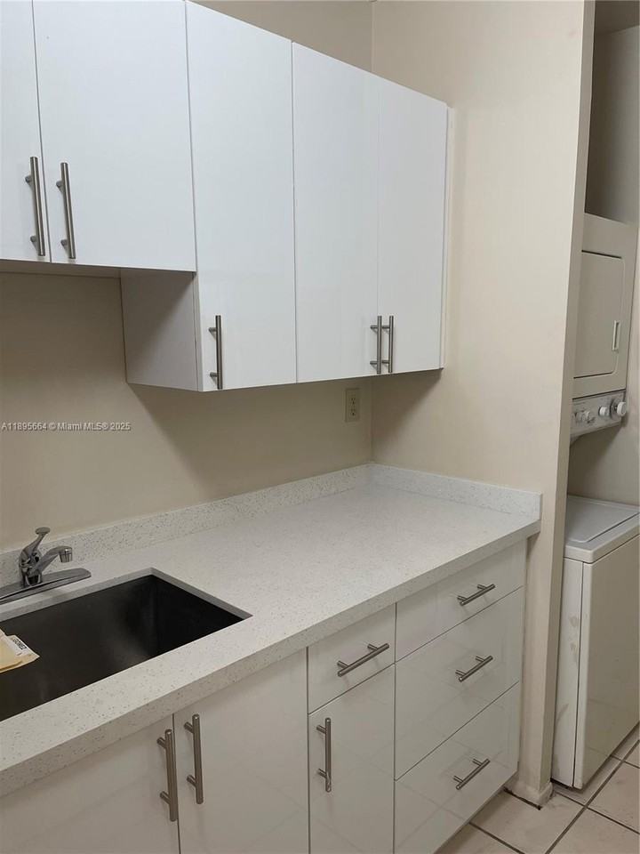 10818 Royal Palm Blvd #10818 - Photo 7 of 10