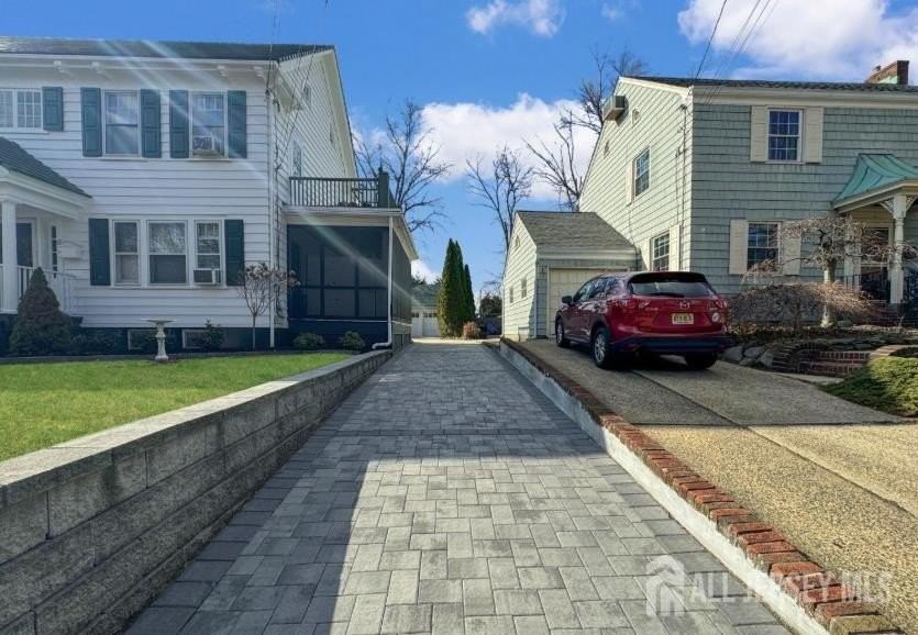 67 Pleasant Ave - Photo 3 of 17