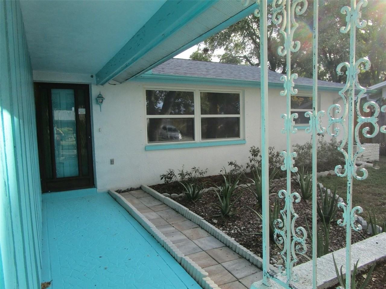 7226 San Moritz Dr - Photo 4 of 38