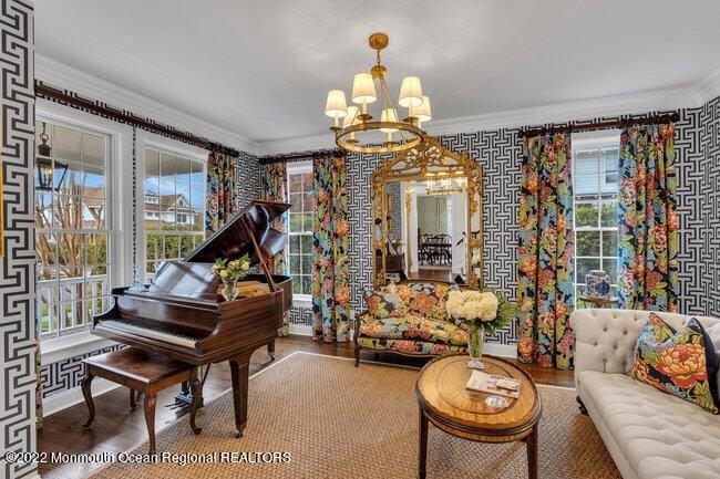 312 Essex Ave - Photo 5 of 29