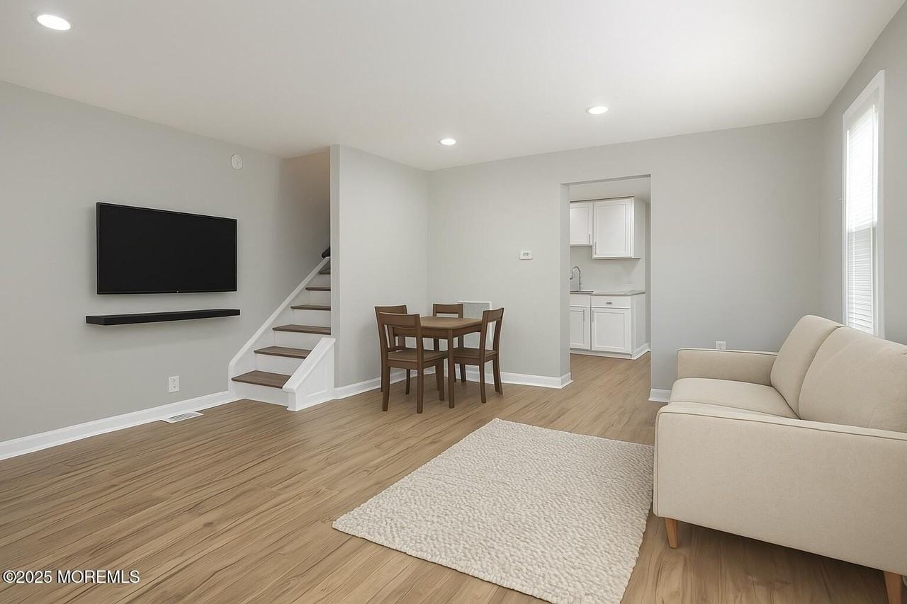 811 Shore Concourse - Photo 7 of 35