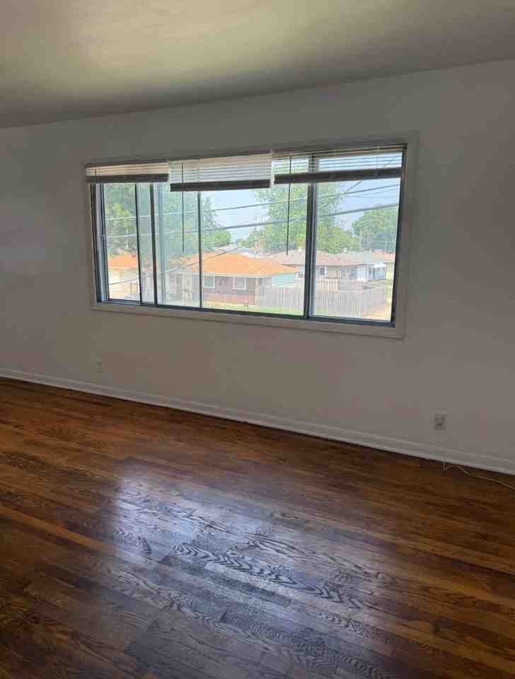 2125 Romayne Ave - Photo 6 of 13