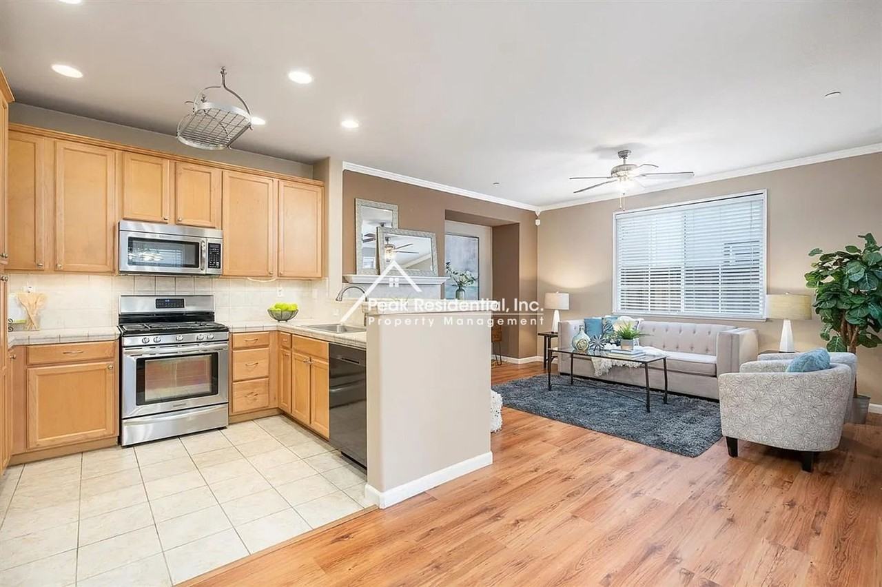 8233 Crystal Walk Circle - Photo 4 of 23