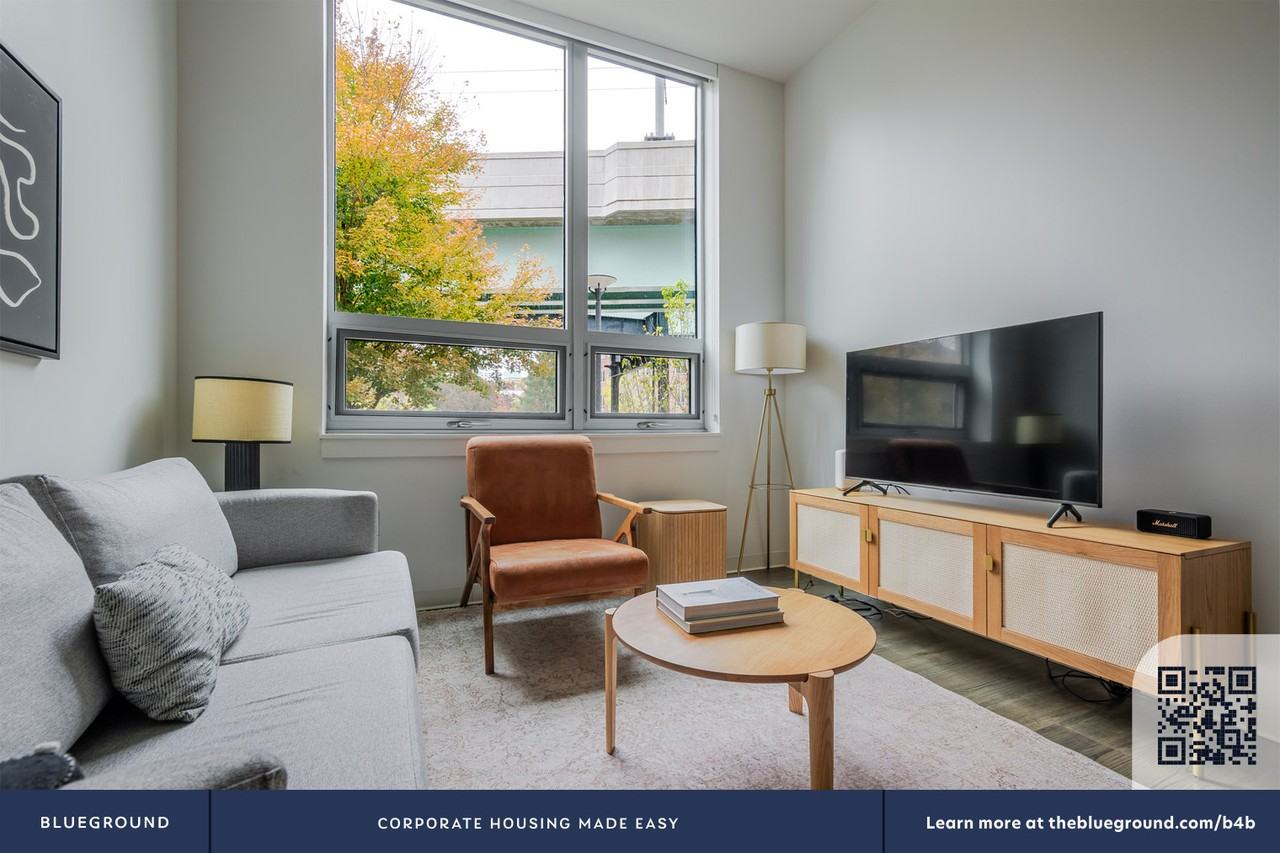 5 Glassworks Avenue - Photo 6 of 27