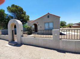 featured image of 1404 E Grant Rd