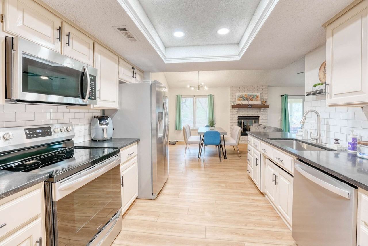 3204 Cardinal Creek Circle #1241337P - Photo 5 of 50