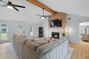 featured image of 327 W Texas St