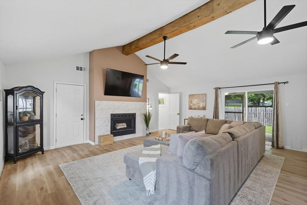 327 W Texas St #1309041P - Photo 7 of 45