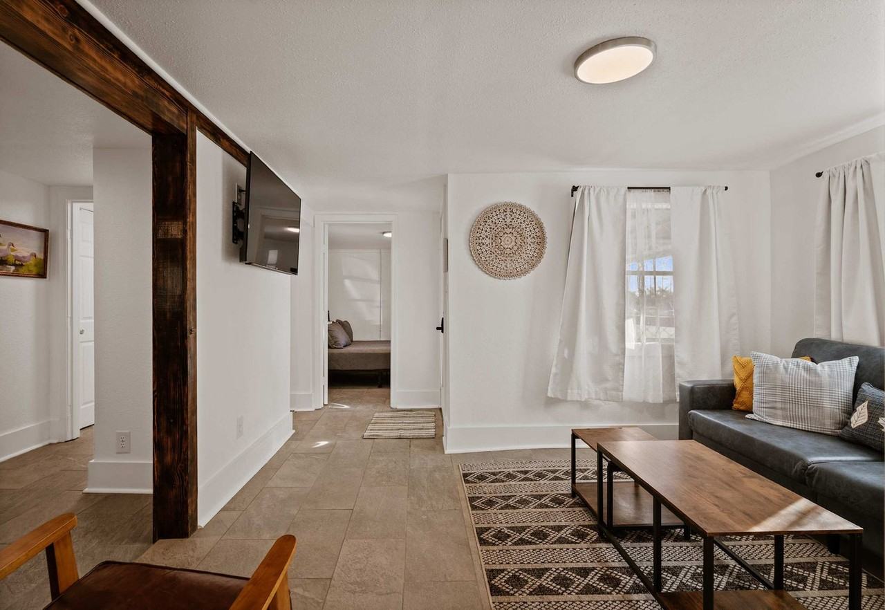 2904 Berwick Street - Photo 2 of 35