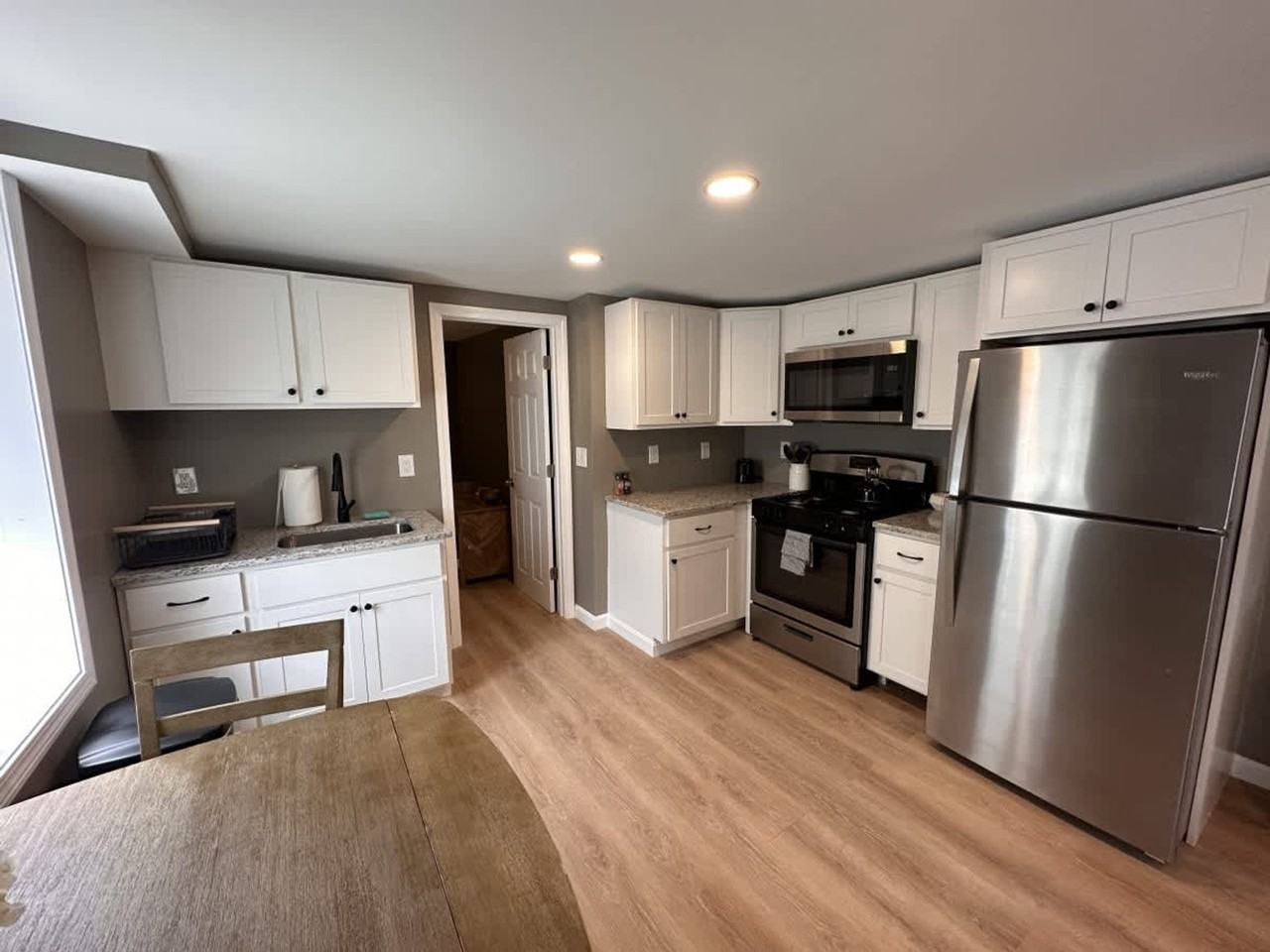 301 Portsmouth Avenue - Photo 5 of 19