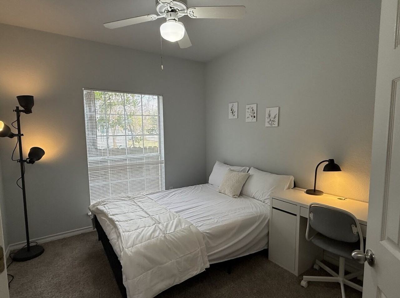 2204 San Gabriel St #1318675P - Photo 3 of 7