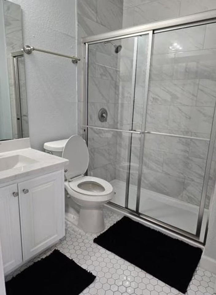 911 W 22nd St #1318670P - Photo 6 of 7