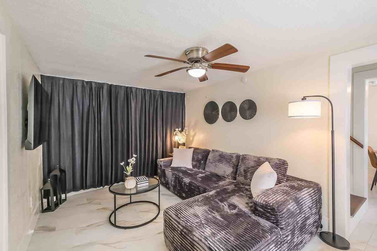 1327 West 21st Street - Photo 4 of 34