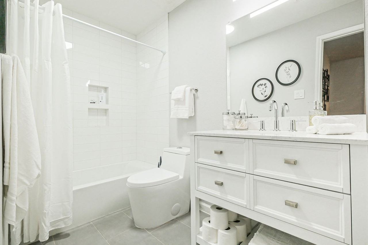 2507 Montrose Blvd #1316395P - Photo 3 of 22