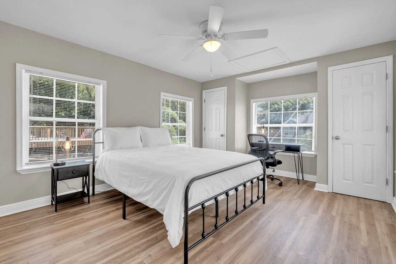 908 Buena Vista Dr #1382991P - Photo 4 of 32