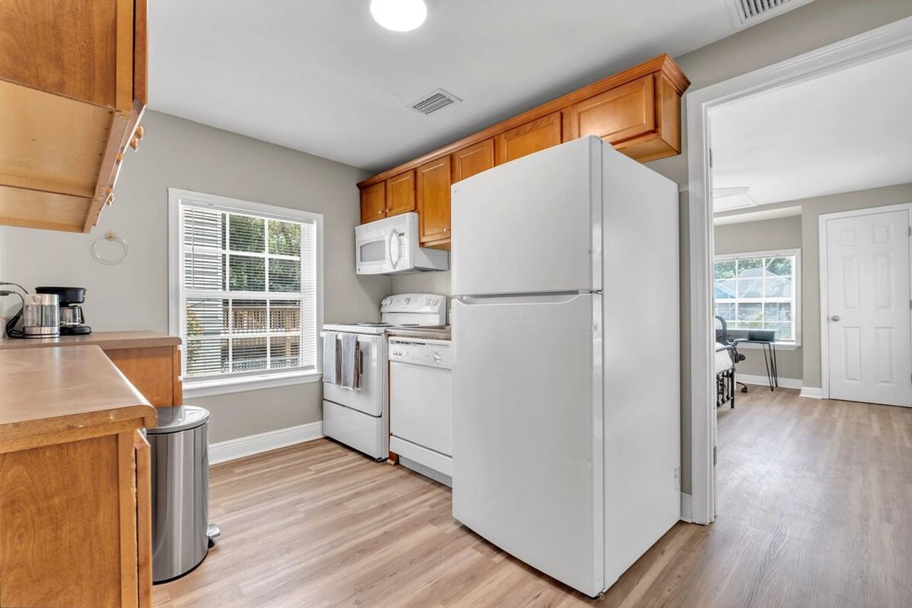 908 Buena Vista Dr #1382991P - Photo 7 of 32