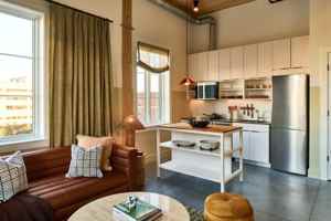 featured image of 812 Yamacraw Vlg