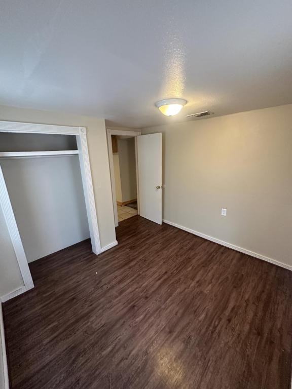 1004 8th St - Photo 3 of 5