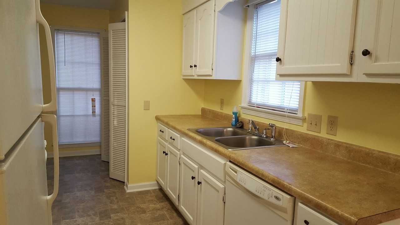 9 Eastpine Pl - Photo 2 of 6