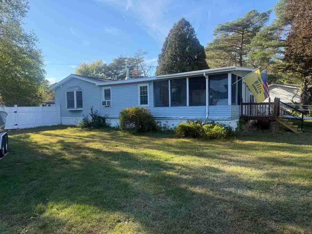 13 Faraone Dr - Photo 2 of 14