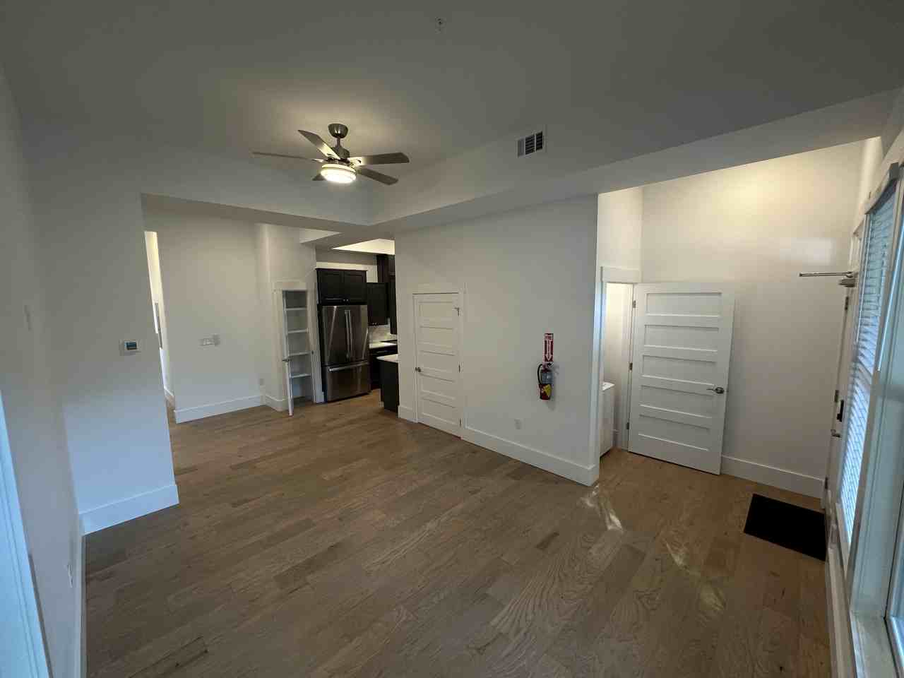 530 E Park Ave #A - Photo 3 of 42