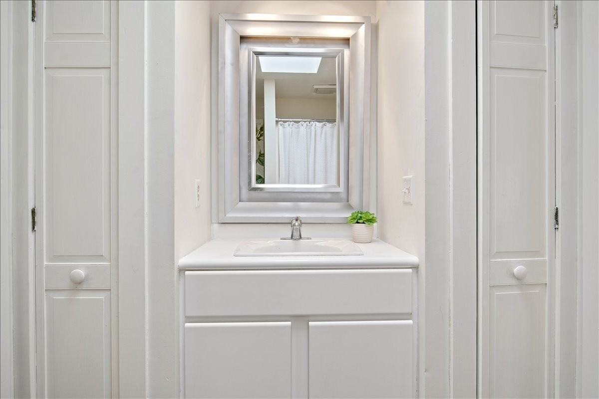 1408 Crystal Springs Rd - Photo 2 of 50
