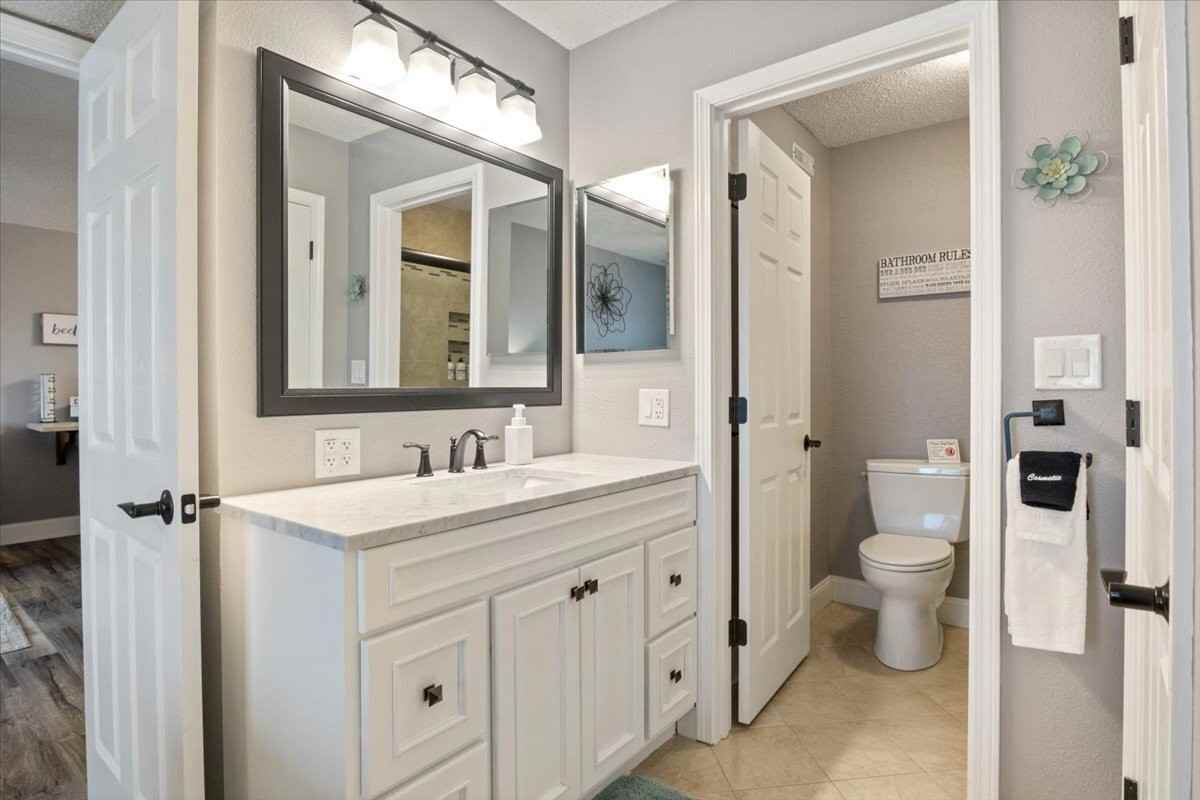 1554 Harbor Pt #1 - Photo 4 of 50