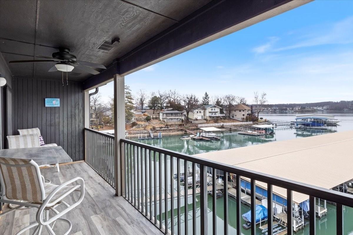 1554 Harbor Pt #1 - Photo 4 of 50