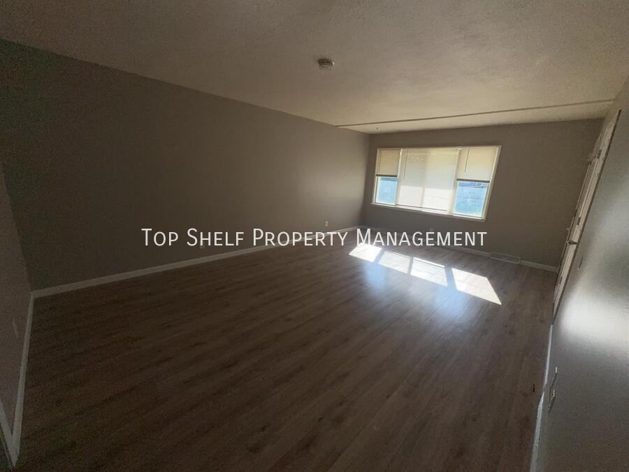 2427 Welbeck Rd - Photo 2 of 10