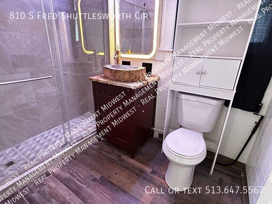 810 S Fred Shuttlesworth Cir - Photo 2 of 32