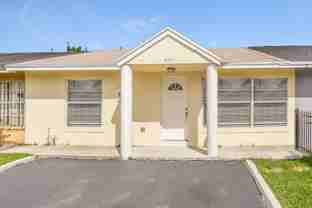 18221 Nw 40th Ct - Photo 1 of 1