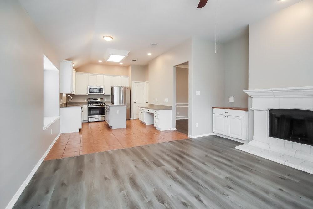 204 Green Cedar Dr - Photo 3 of 16