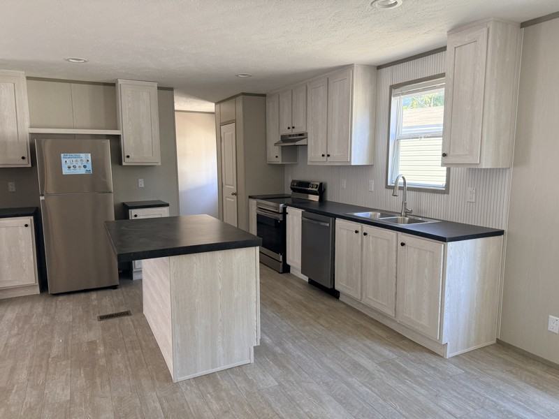 118 Clara St - Photo 3 of 10