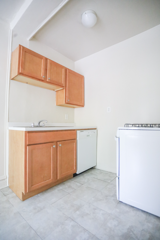 1100 Roscoe Road #4 - Photo 3 of 7