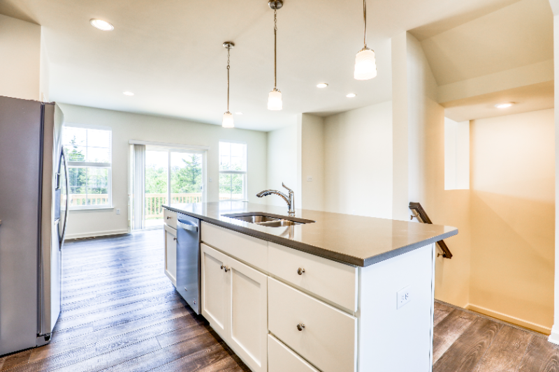 102 Metcalf Ter - Photo 3 of 20