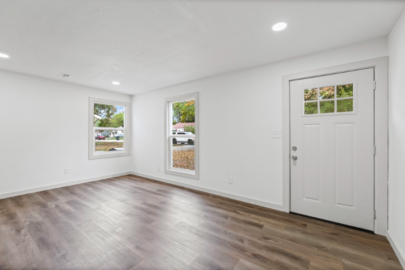 4407 S Ocheltree St - Photo 2 of 19