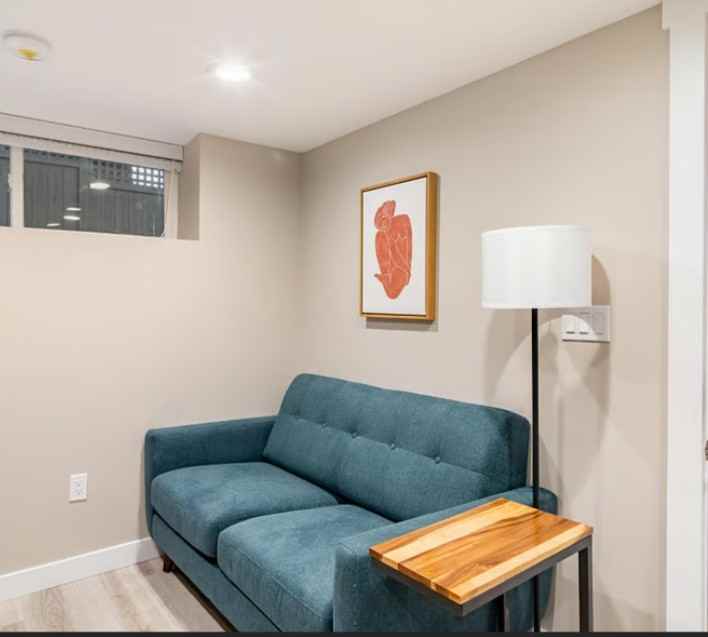 529 20th Ave #B - Photo 4 of 7