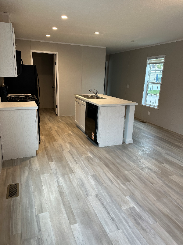 14001 Western Ave #5 - Photo 3 of 16