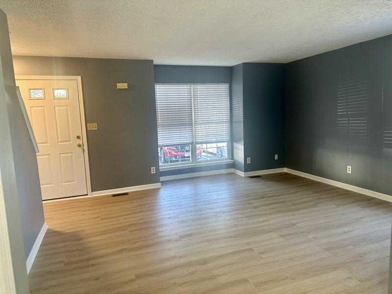 314 Sutton Ct - Photo 2 of 15