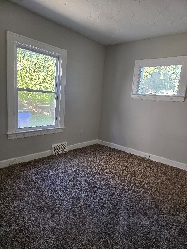 10626 Thrush Ave - Photo 4 of 9