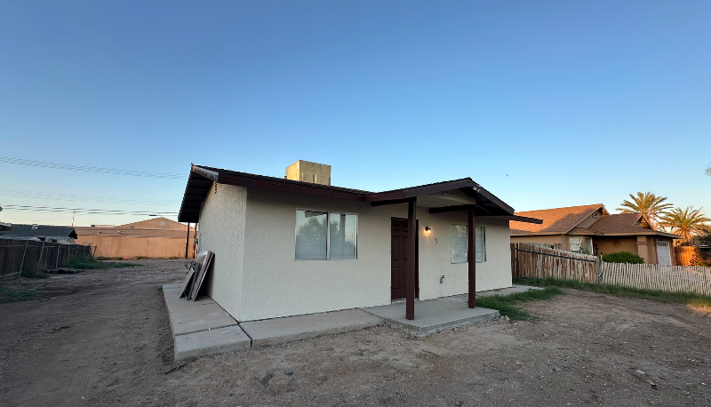 134 E Date St - Photo 3 of 11