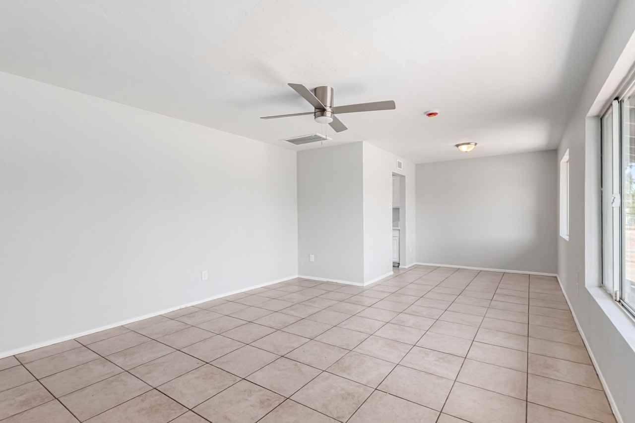 1238 E Vine Ave #NA - Photo 3 of 20