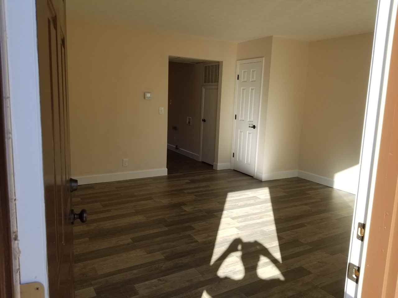405 Collinsville Rd #4 - Photo 2 of 11