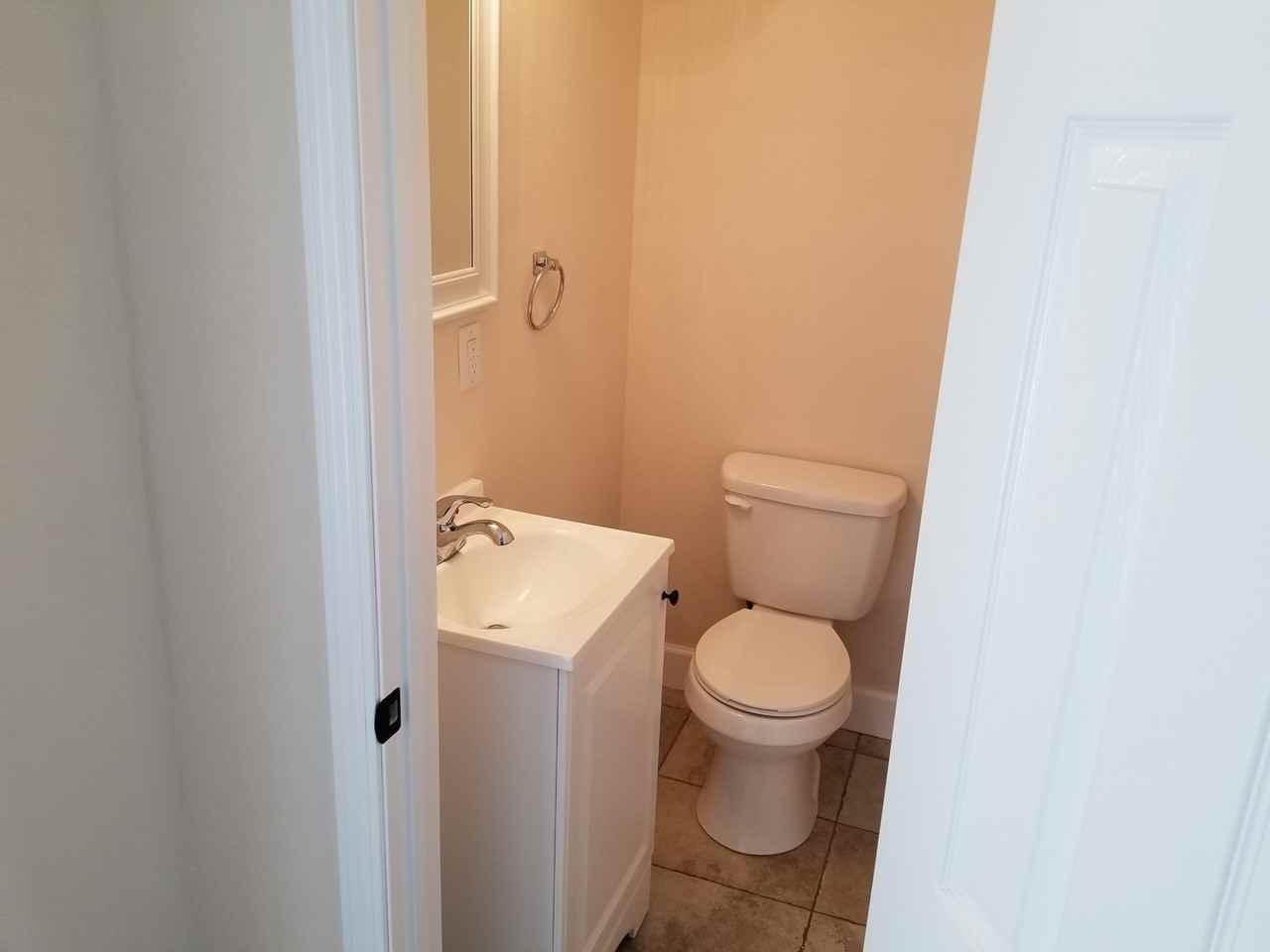 405 Collinsville Rd #4 - Photo 3 of 11