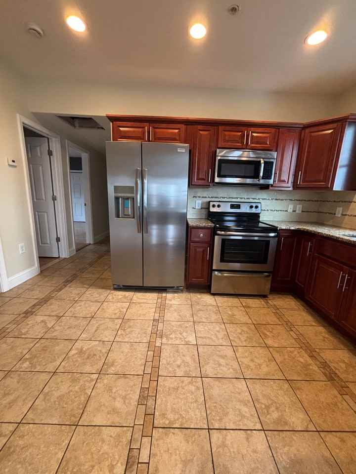 119 Heywood St #3 - Photo 2 of 11