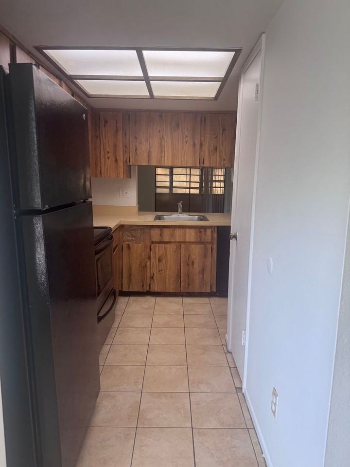 7802 Niagara Ave - Photo 7 of 27