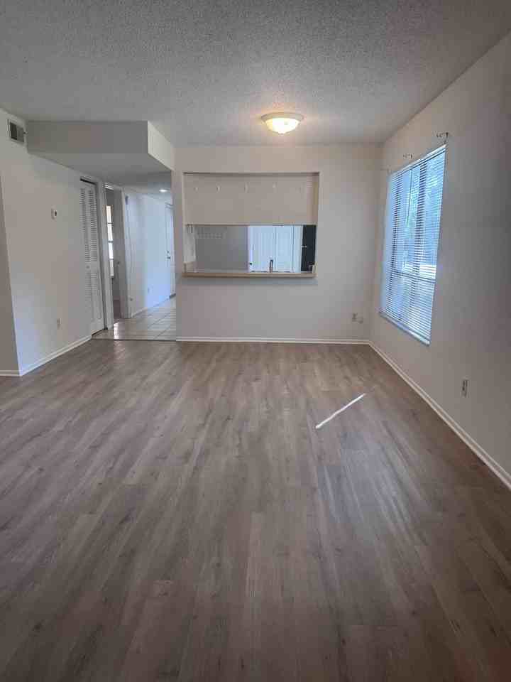 7802 Niagara Ave - Photo 2 of 27