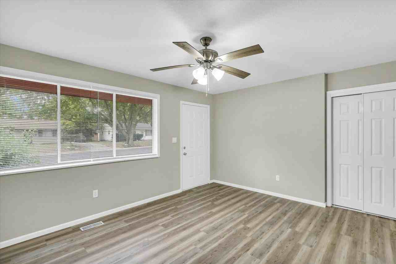 1306 Ellis Dr - Photo 3 of 22