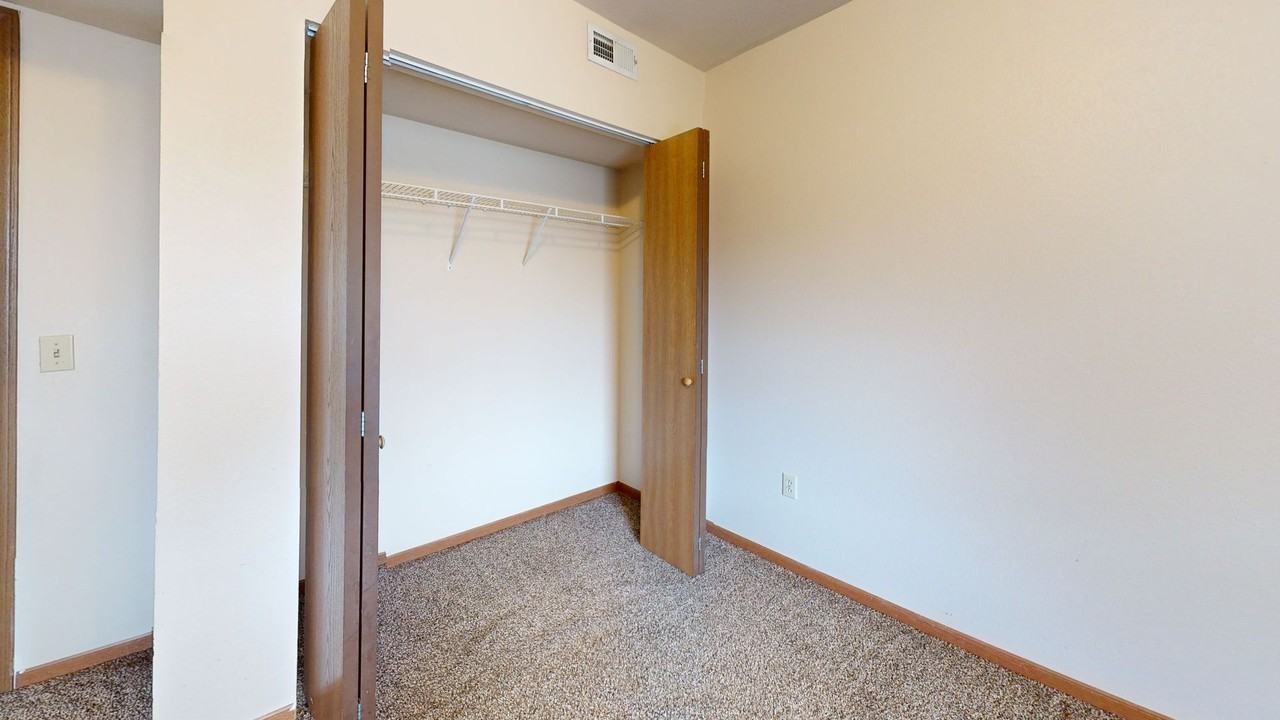 1407 S State St - Photo 7 of 17