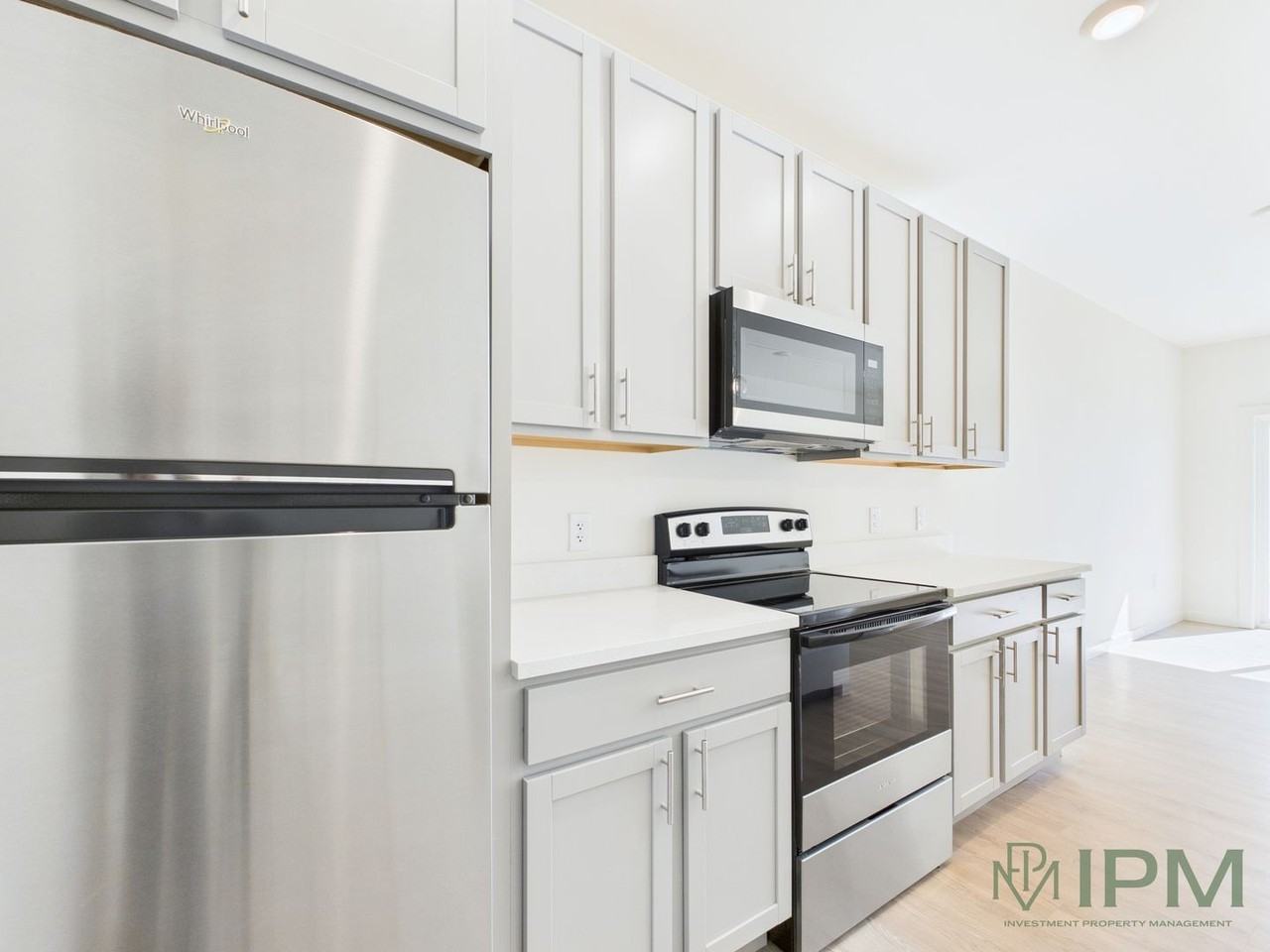 98 Penn Place – Style, Comfort, Convenience - Photo 2 of 43